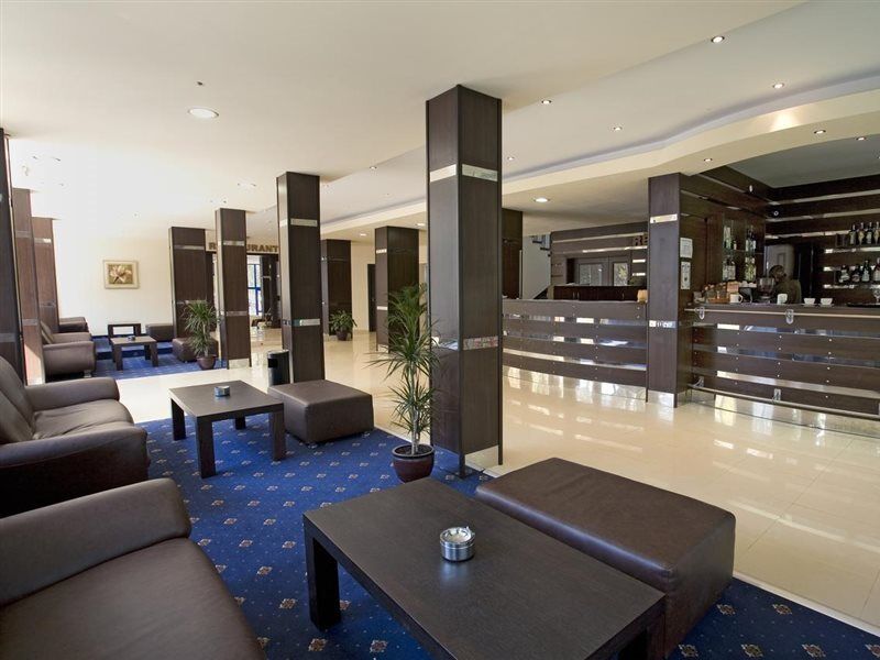 Blue Sky Hotel - & Parking Golden Sands Luaran gambar